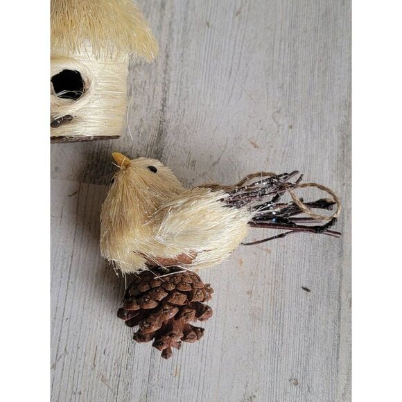 Off white bristle brush birdhouse pine cone set ornament Xmas - Picture 3 of 10